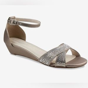 Touch Ups Iris Rhinestone Open Toe Wedge Sandals-Champagne-Women’s Size 8-NWOB!